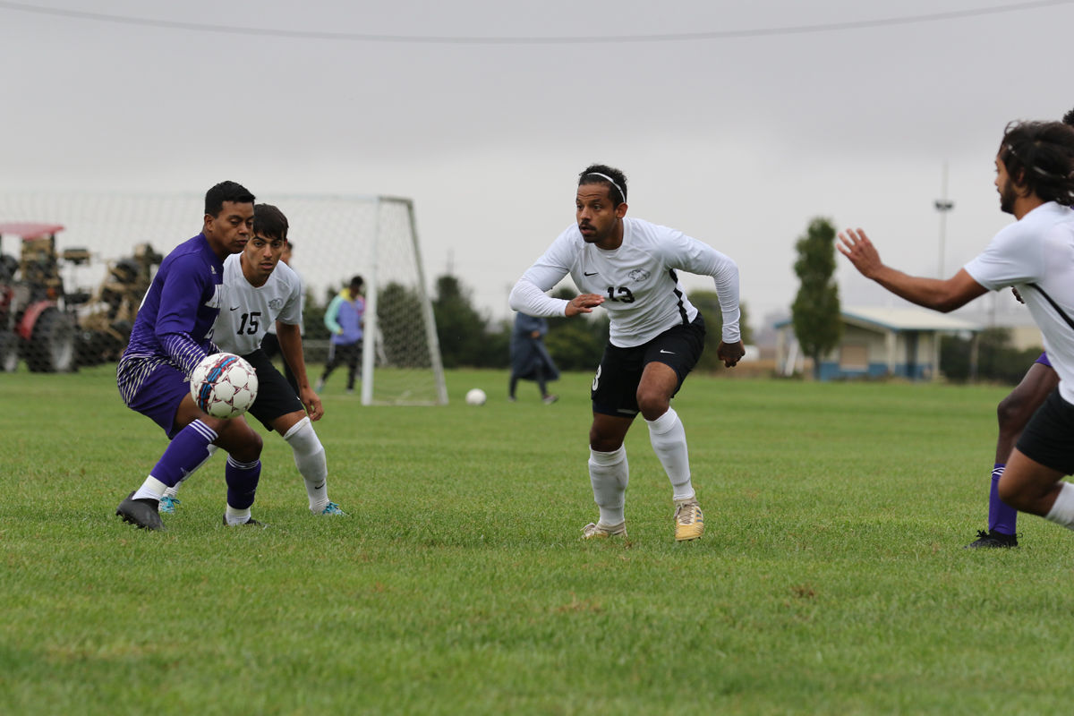 YC Mens Soccer vs Avila (4).JPG
